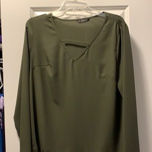 Long sleeve dressy shirt